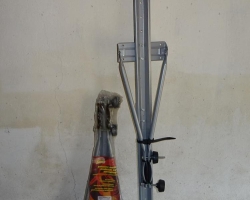 2x STŘEŠNÍ NOSIČ JÍZDNÍCH KOL, ZAMYKACÍ 